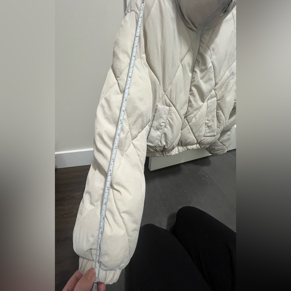 Garage Women's Off-White Puffer Jacket - Picture 9 of 11